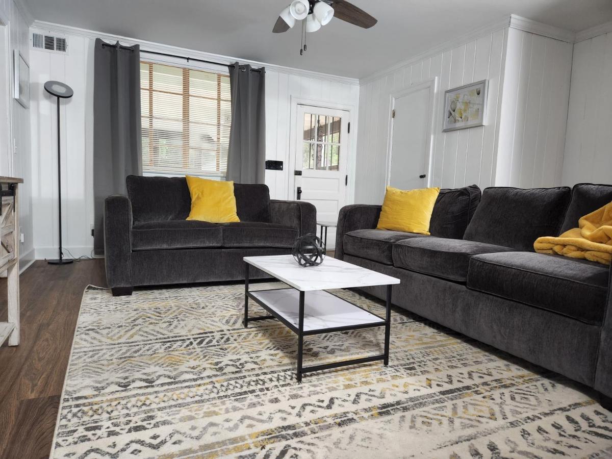 Spacious Centrally Located 3 Bed 2 Bath - Sleeps 8 Montgomery Exterior foto